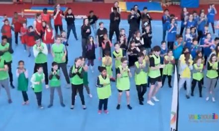 Semaine Olympique et Paralympique à l’école : à Alençon, les élèves aux agrès, aux côtés d’une athlète olympique !