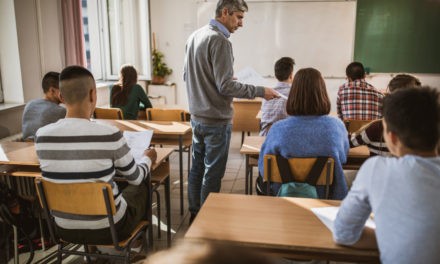 Second degré : un enseignant effectue en moyenne 1,7 heure supplémentaire par semaine