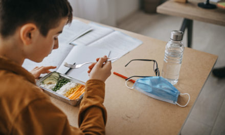 Cantines scolaires : « le covid vient pas manger à midi il travaille »