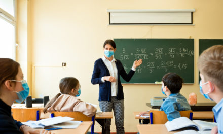 Face à l’épidémie, il faut « revoir la question des écoles »