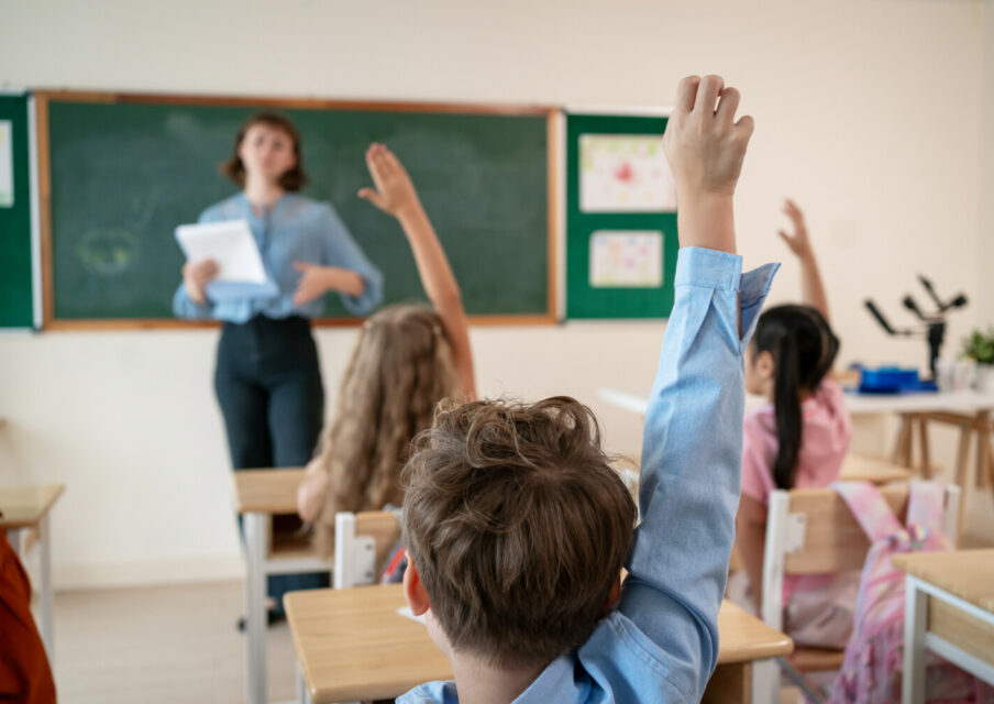 E. Borne : « je suis lucide, je mesure les difficultés et les attentes de la communauté éducative »