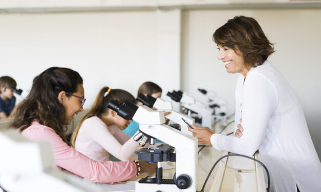 Professeurs de physique-chimie : accueilir un chercheur en classe