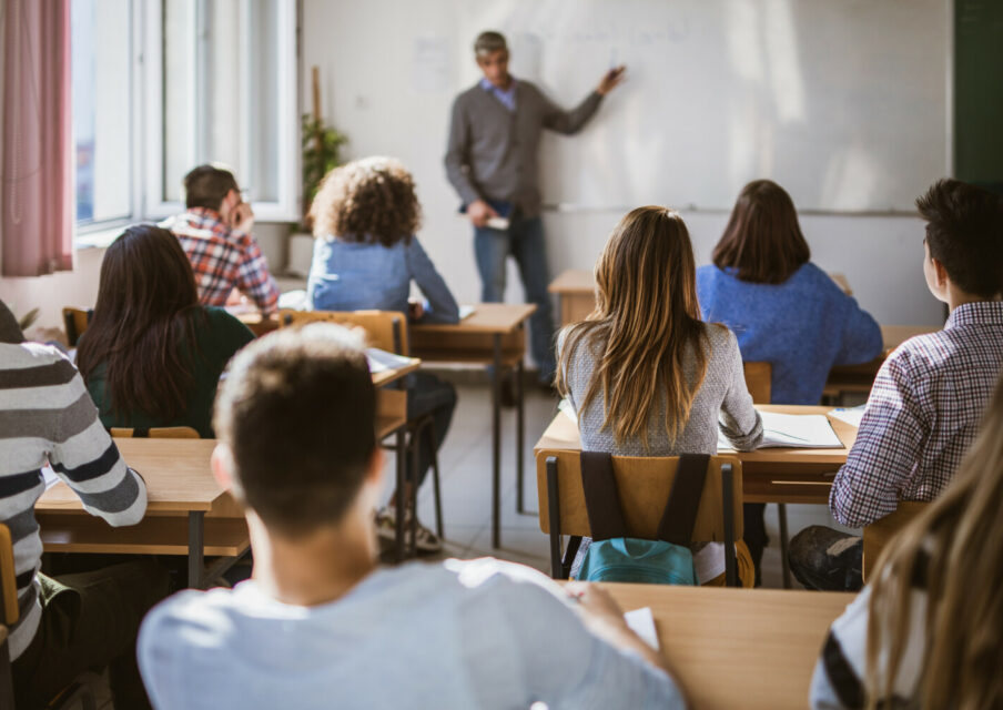 Maths et SES : les enseignements de spécialité les plus choisis en terminale en 2024